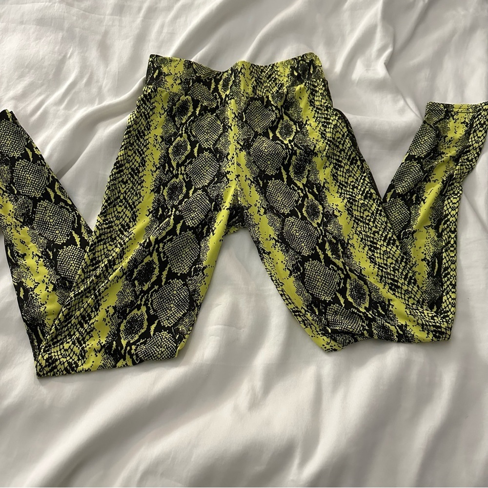 Yellow and Black Patterned Leggings